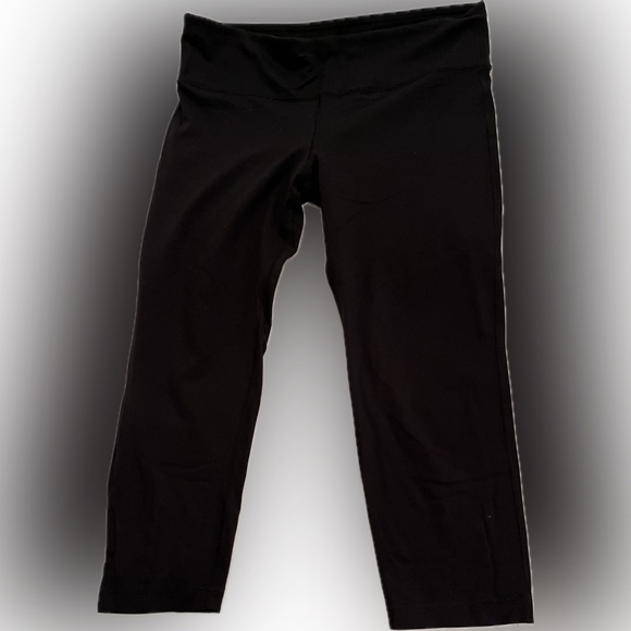 Three capri leggings !! - Picture 3 of 6